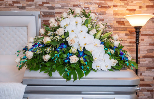 Casket Rosas Blancas