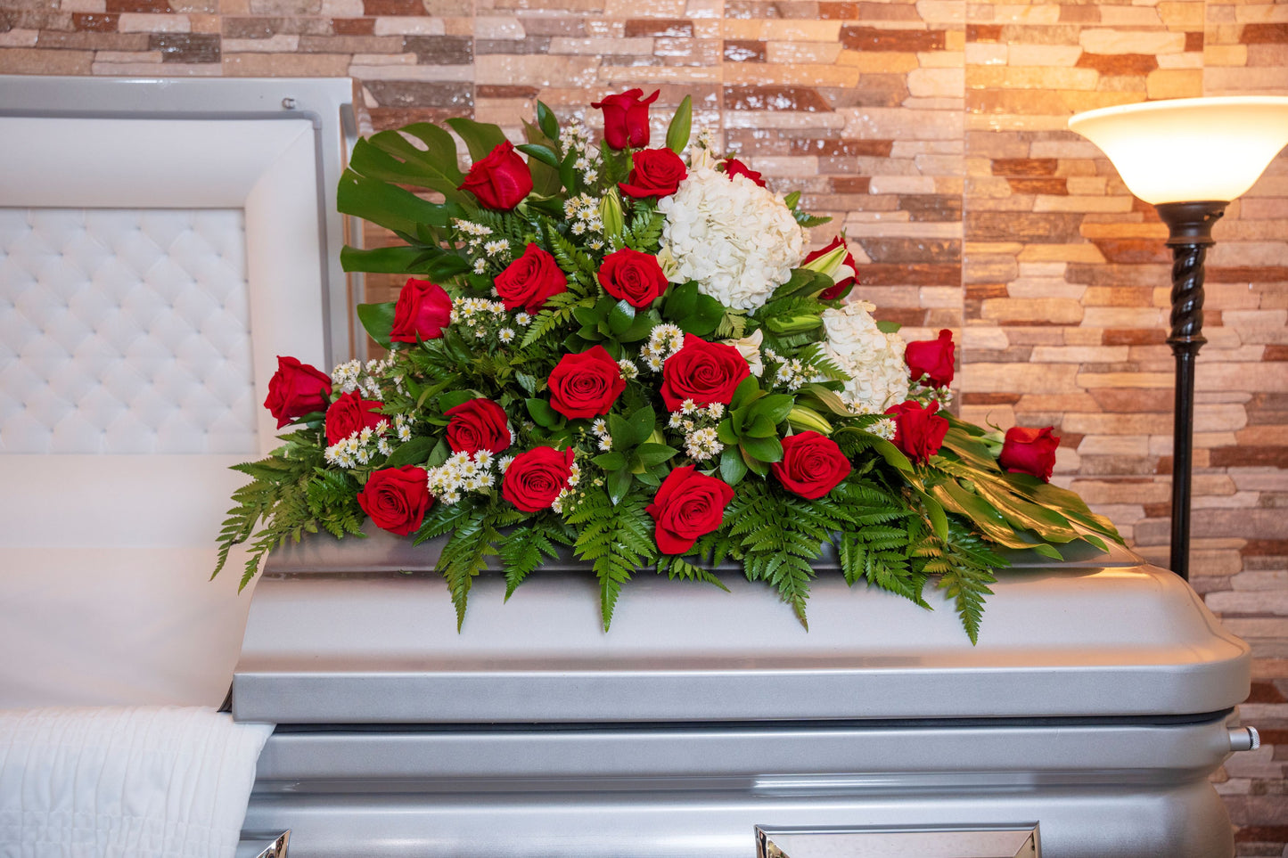 Casket Rosas Rojas