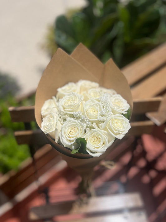 Bouquet 12 rosas blancas